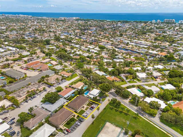 2131 NE 40th Ct., Lighthouse Point, FL 33064