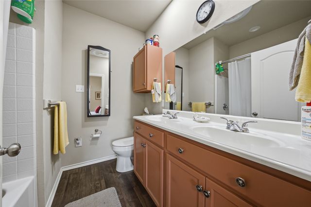 305 Breaux Lane, Mabank, TX 75147