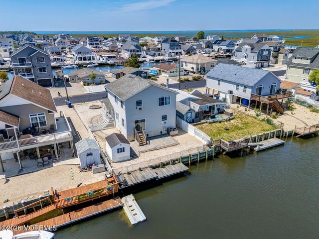 22 W Raritan Drive, Little Egg Harbor, NJ 08087