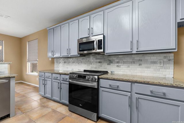 8230 Piney Wood Run, San Antonio, TX 78255