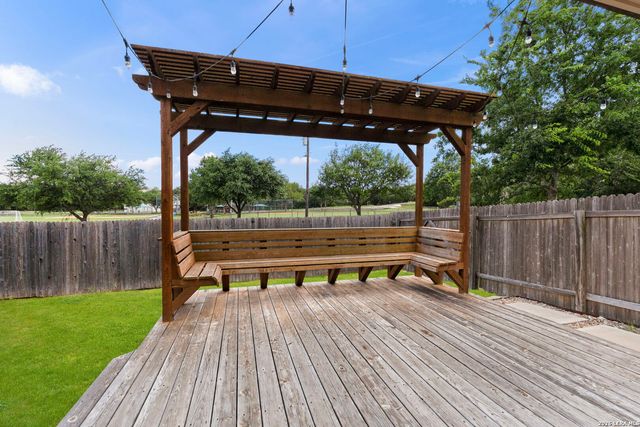 8230 Piney Wood Run, San Antonio, TX 78255