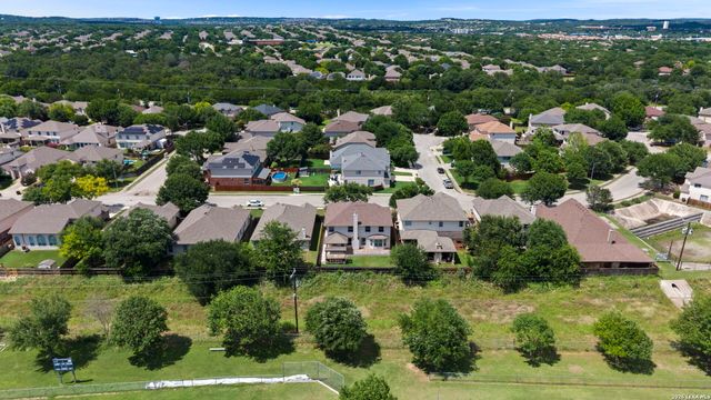 8230 Piney Wood Run, San Antonio, TX 78255