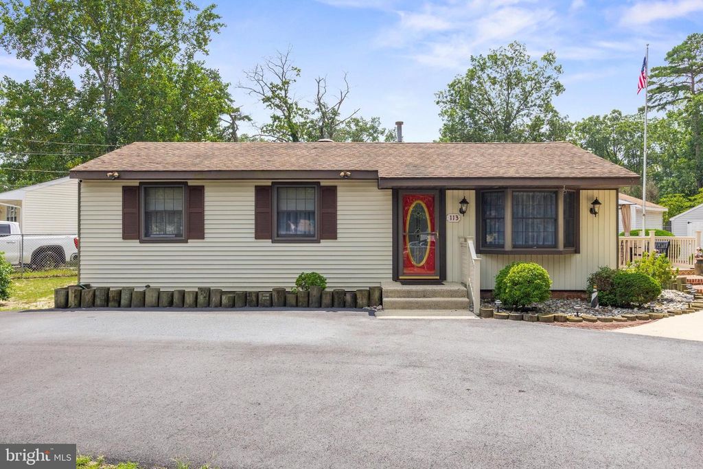 113 E COLTON LN, Williamstown, NJ 08094