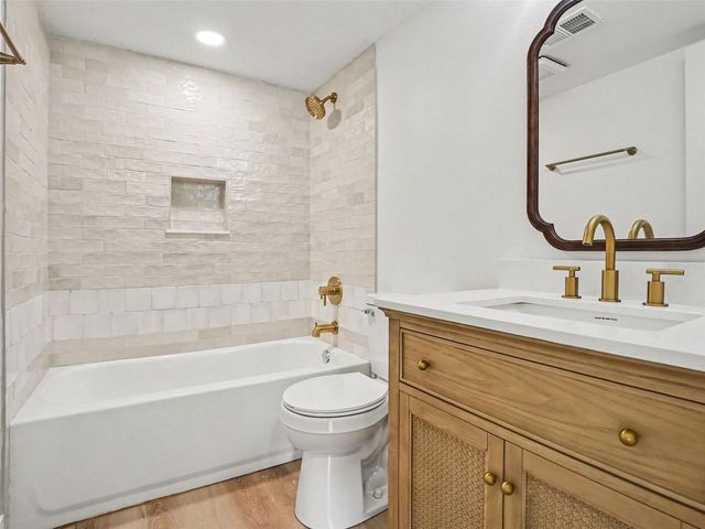 2400 REST HAVEN AVENUE, Orlando, FL 32806