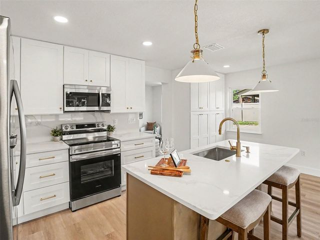 2400 REST HAVEN AVENUE, Orlando, FL 32806