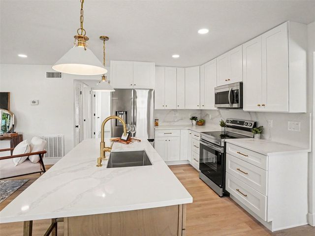2400 REST HAVEN AVENUE, Orlando, FL 32806