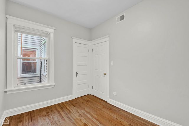 4242 N Kimball Avenue 2, Chicago, IL 60618