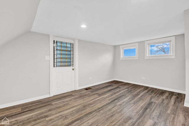 4242 N Kimball Avenue 2, Chicago, IL 60618