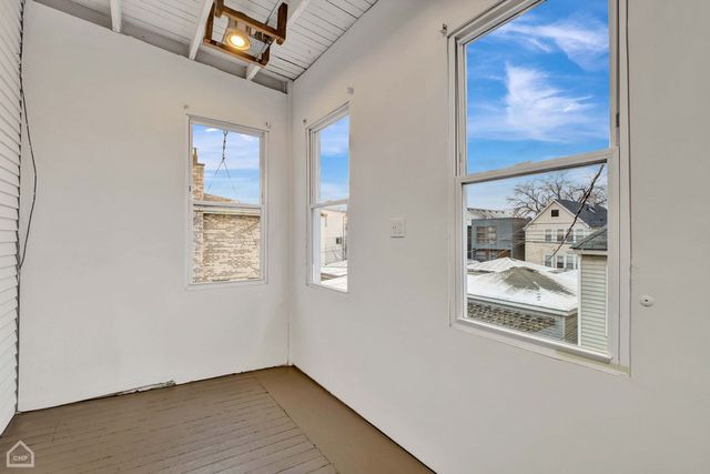 4242 N Kimball Avenue 2, Chicago, IL 60618