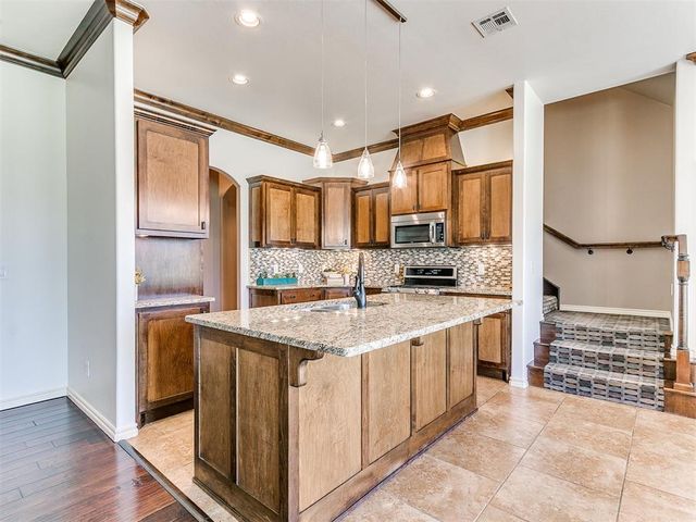 1409 Brayhill Road, Edmond, OK 73003