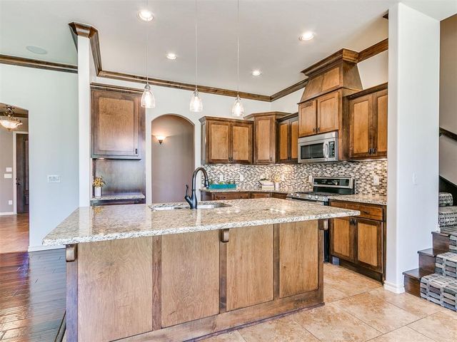 1409 Brayhill Road, Edmond, OK 73003