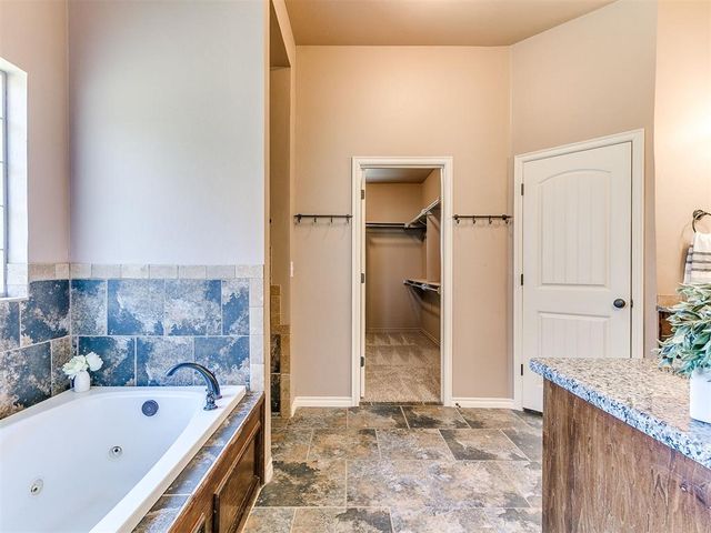 1409 Brayhill Road, Edmond, OK 73003