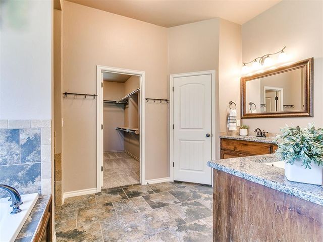 1409 Brayhill Road, Edmond, OK 73003