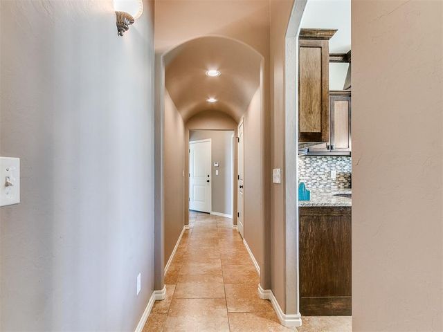 1409 Brayhill Road, Edmond, OK 73003