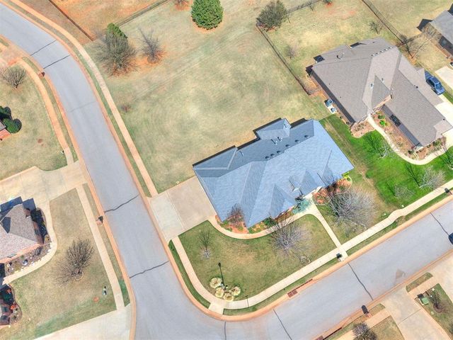 1409 Brayhill Road, Edmond, OK 73003