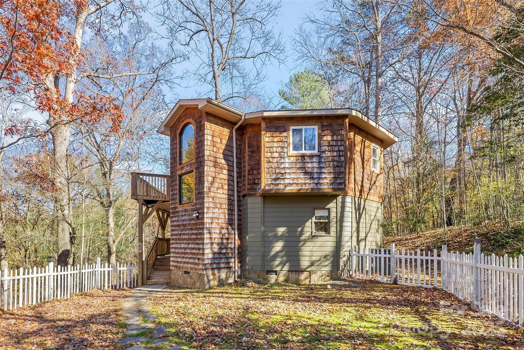 83 Cascades Parkway, Nebo, NC 28761