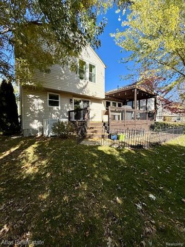 5020 Meadow Crest Circle, Grand Blanc, MI 48442