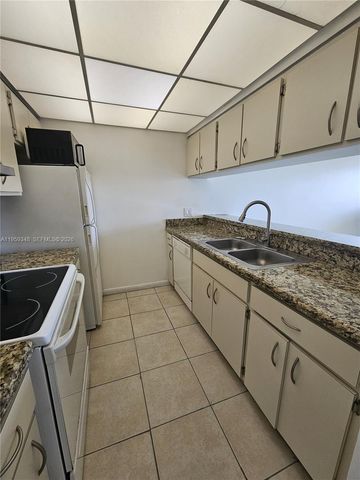 8180 Geneva Ct 519, Doral, FL 33166