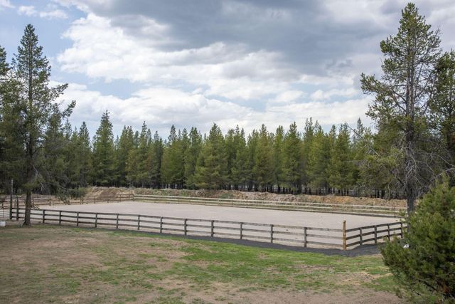 17235 S Century Drive, Bend, OR 97707