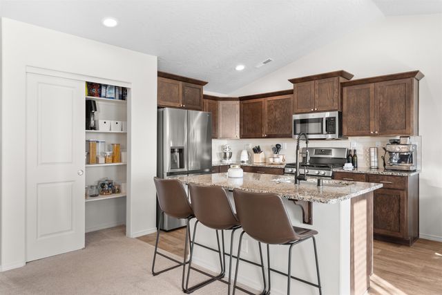 1808 E C St, Deer Park, WA 99006