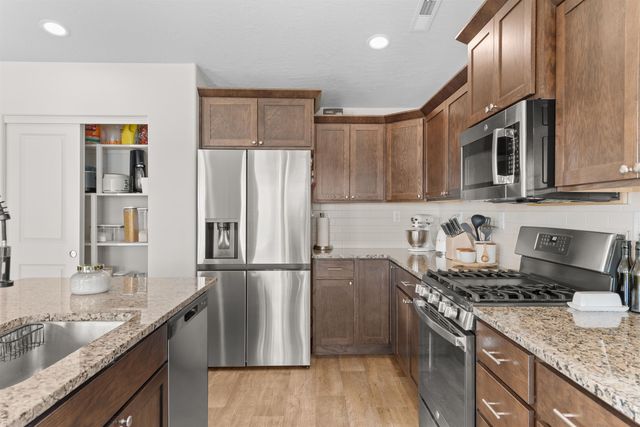 1808 E C St, Deer Park, WA 99006