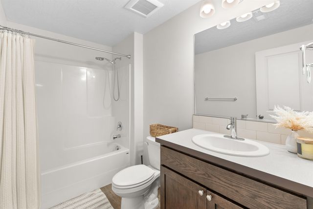 1808 E C St, Deer Park, WA 99006