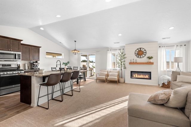 1808 E C St, Deer Park, WA 99006