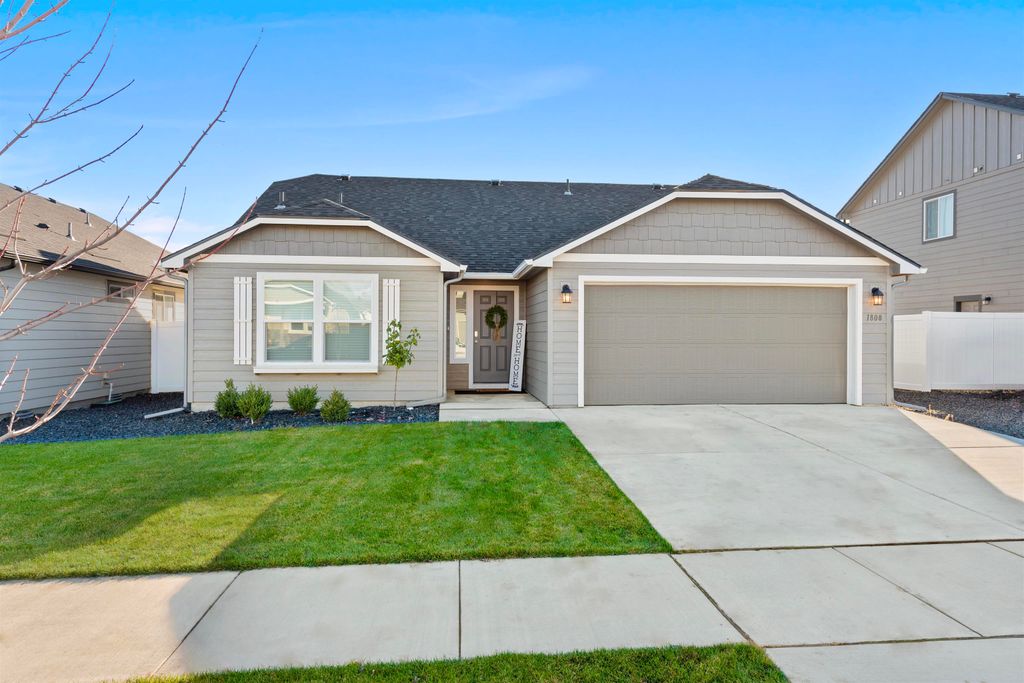 1808 E C St, Deer Park, WA 99006