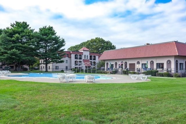 24 Madrid Square 4, Brockton, MA 02301