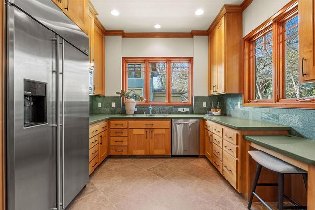 1422 40th St, Sacramento, CA 95819