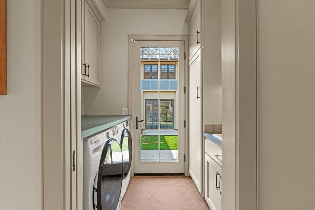 1422 40th St, Sacramento, CA 95819