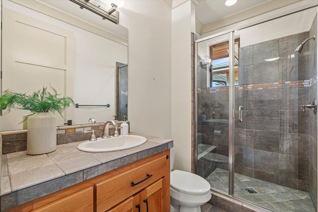 1422 40th St, Sacramento, CA 95819