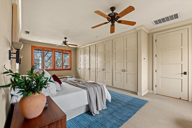 1422 40th St, Sacramento, CA 95819