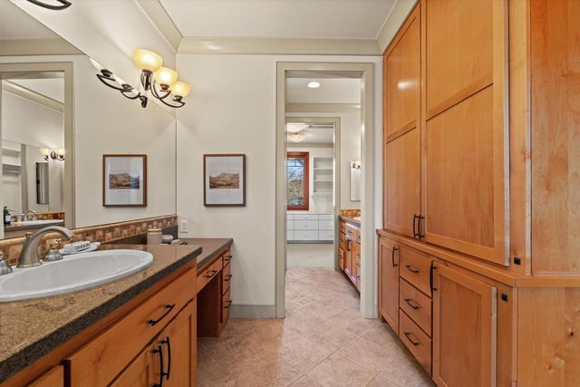 1422 40th St, Sacramento, CA 95819