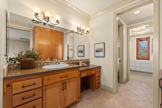 1422 40th St, Sacramento, CA 95819