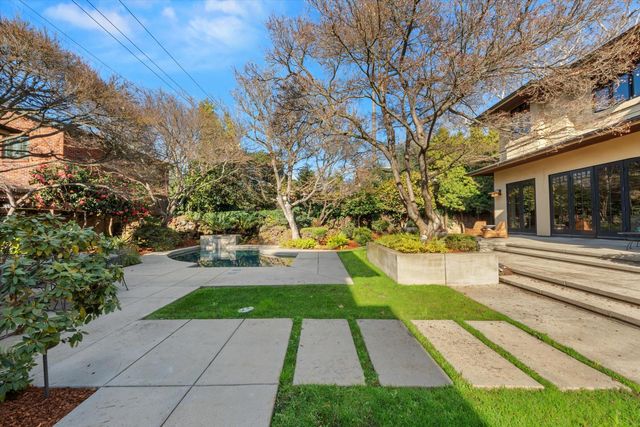 1422 40th St, Sacramento, CA 95819