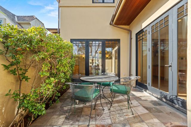 1422 40th St, Sacramento, CA 95819