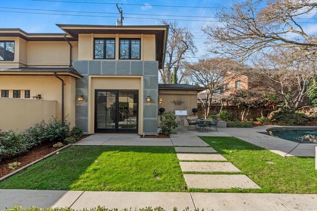 1422 40th St, Sacramento, CA 95819