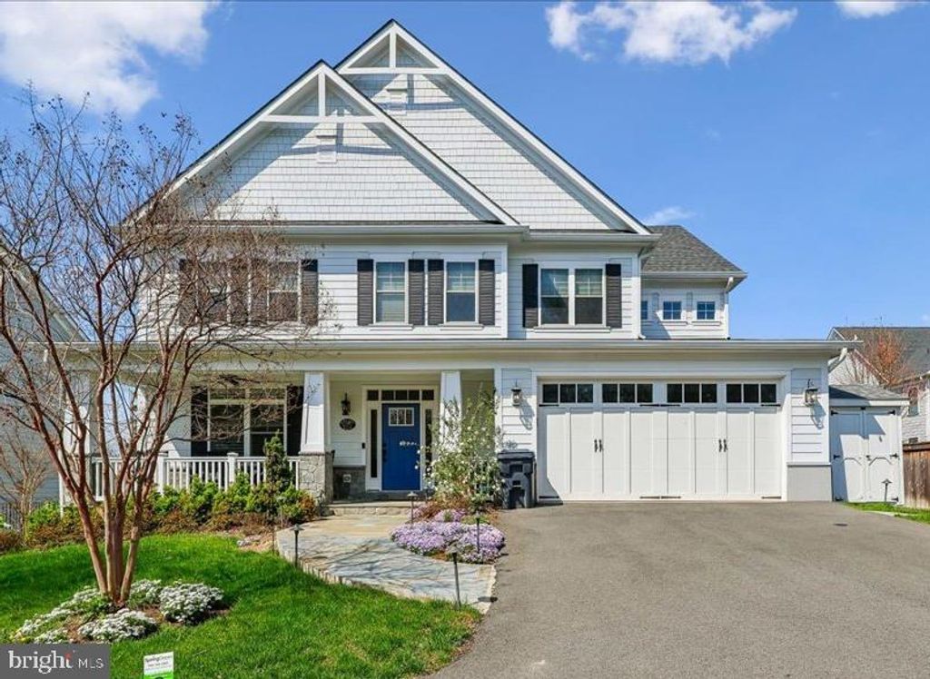 2998 BEECHWOOD LN, Falls Church, VA 22042
