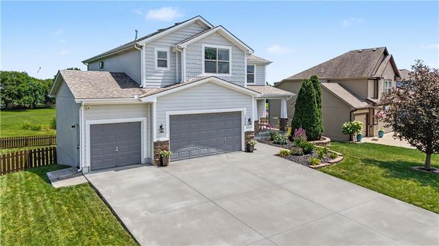 1000 BELLFLOWER Lane, Greenwood, MO 64034