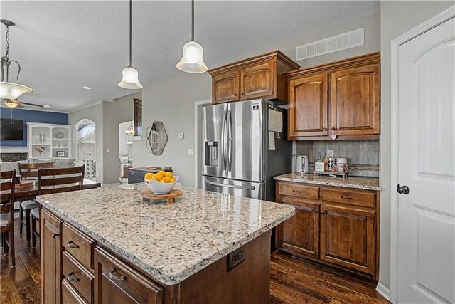 1000 BELLFLOWER Lane, Greenwood, MO 64034