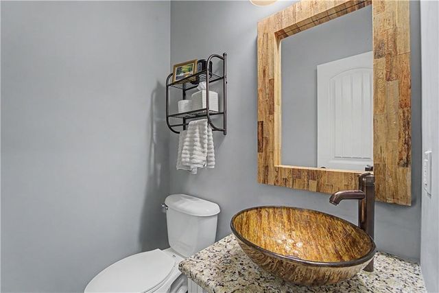 1000 BELLFLOWER Lane, Greenwood, MO 64034