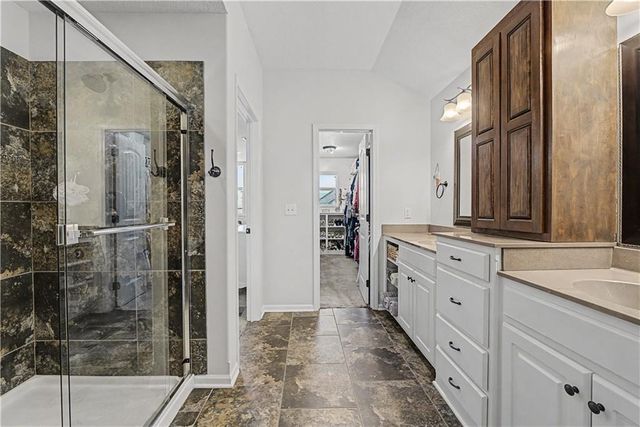 1000 BELLFLOWER Lane, Greenwood, MO 64034