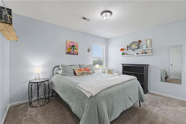 1000 BELLFLOWER Lane, Greenwood, MO 64034