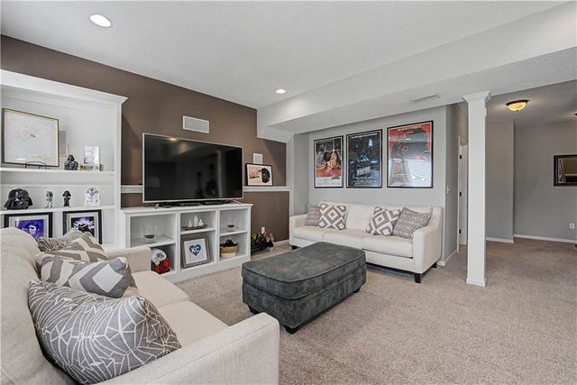 1000 BELLFLOWER Lane, Greenwood, MO 64034