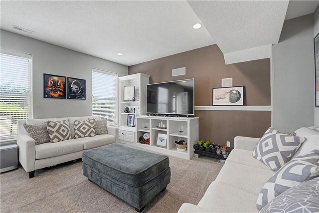 1000 BELLFLOWER Lane, Greenwood, MO 64034