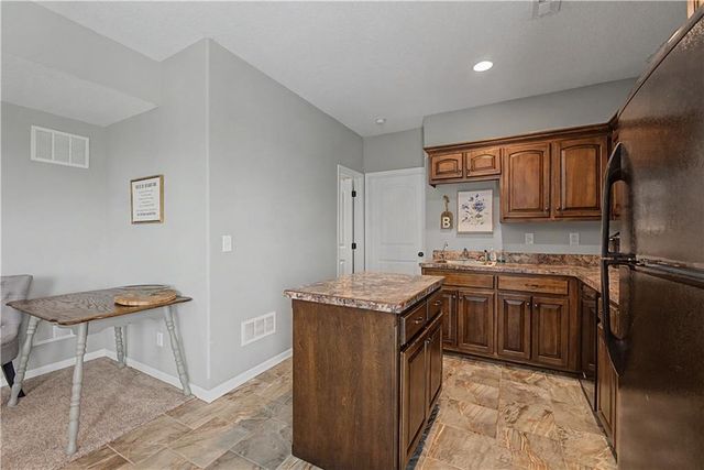 1000 BELLFLOWER Lane, Greenwood, MO 64034