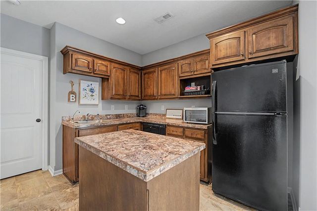 1000 BELLFLOWER Lane, Greenwood, MO 64034