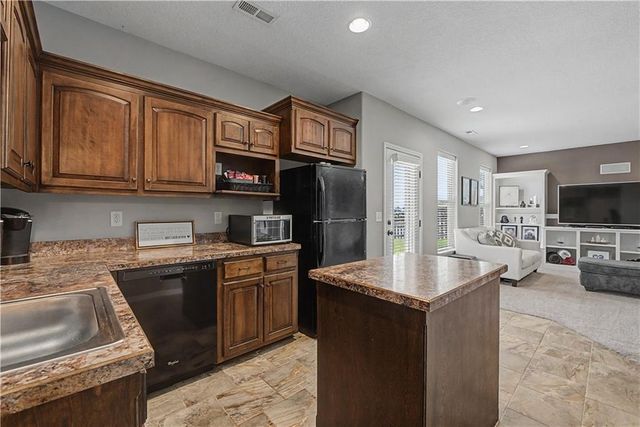 1000 BELLFLOWER Lane, Greenwood, MO 64034