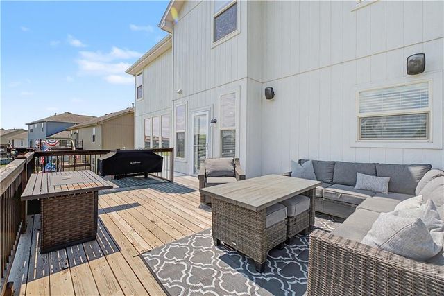 1000 BELLFLOWER Lane, Greenwood, MO 64034